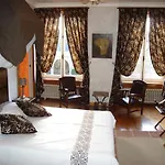 Couette-café Manoir De Savigny 3*