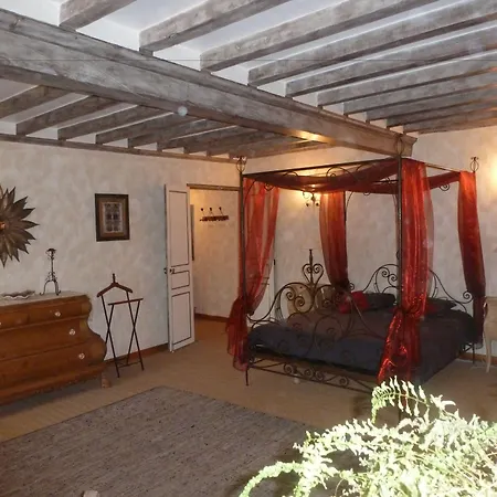 Manoir De Savigny