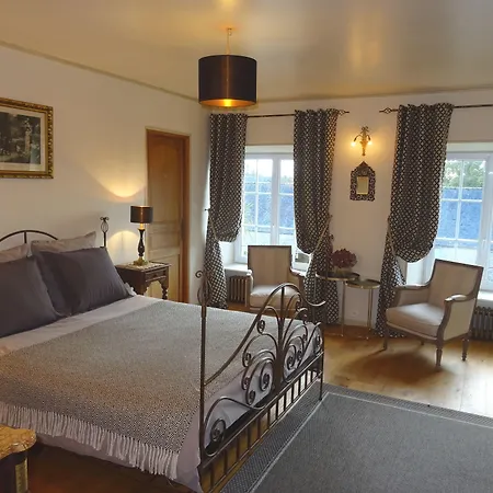 Manoir De Savigny 3*