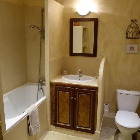 Manoir De Savigny 3*