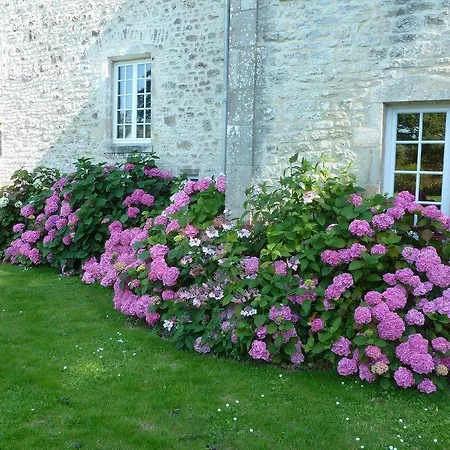 Manoir De Savigny Bed & Breakfast 2*