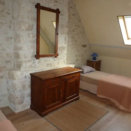 Manoir De Savigny