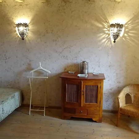 Manoir De Savigny Bed & Breakfast 2*