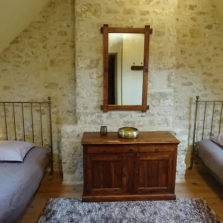 Bed & Breakfast Manoir De Savigny 3*