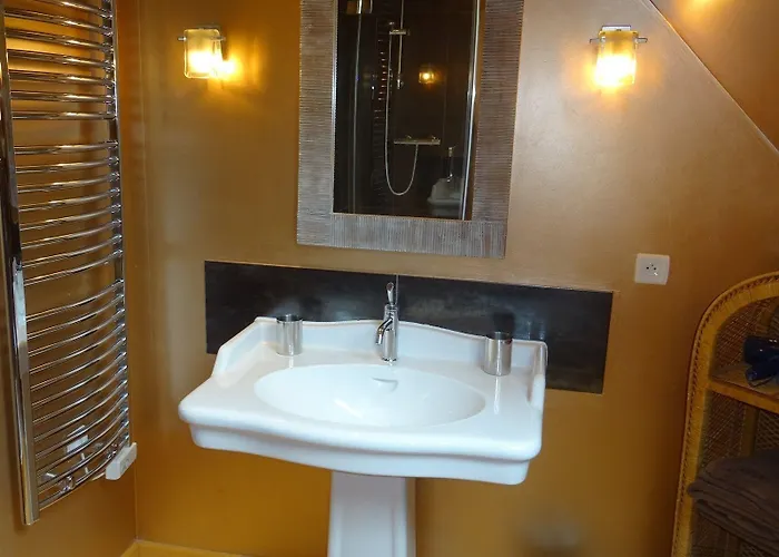 Manoir De Savigny Bed & Breakfast 3*