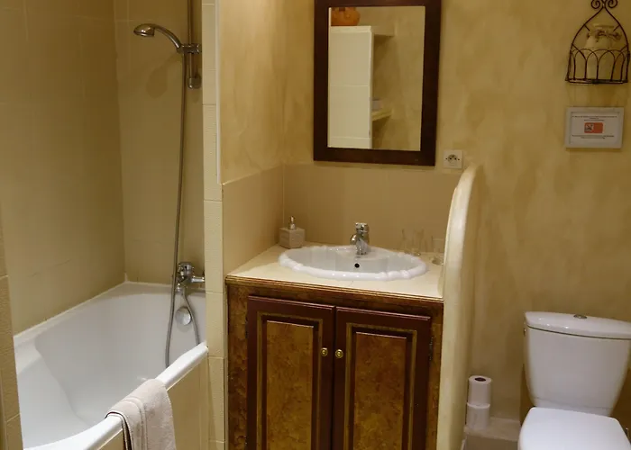 Manoir De Savigny 3*