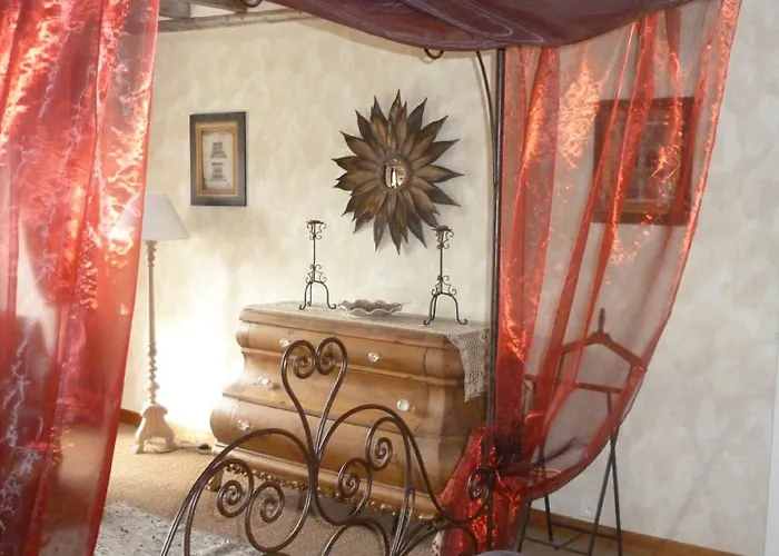 Bed & Breakfast Manoir De Savigny 3*